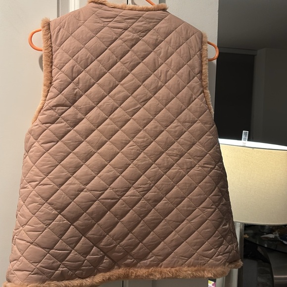 NWT ZARA girls reversible puffer/faux fur vest (11/12) - Picture 3 of 6